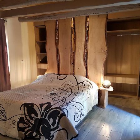 Chambres D'Hotes L'Oustralac La Chapelle-Aubareil Dış mekan fotoğraf